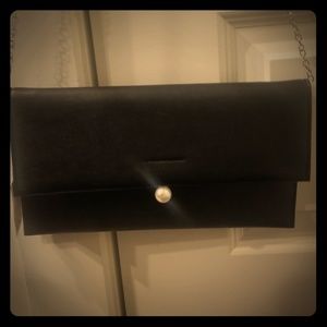 NWT Black & Pearl Clutch